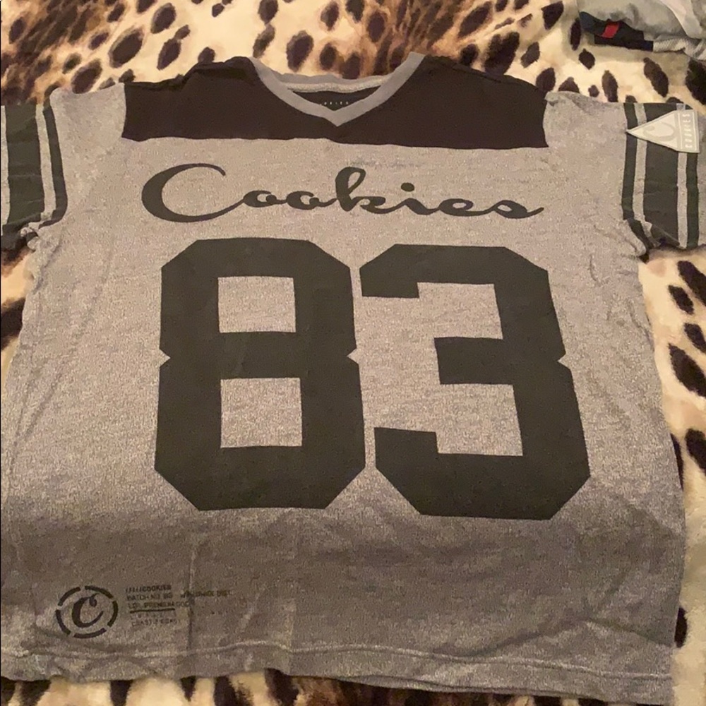 Cookies grey, black shirt
